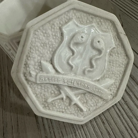 Jonathan Adler White Ceramic Box - Picture 2 of 9